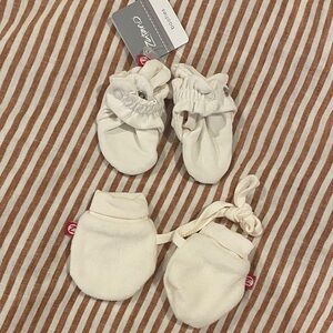Zutano Cream Baby Mittens and Booties bundle newborn/3 months